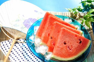 今年も暑い夏がやってくる!「冷たいメニュー」が映える涼しげなお皿・食器特集