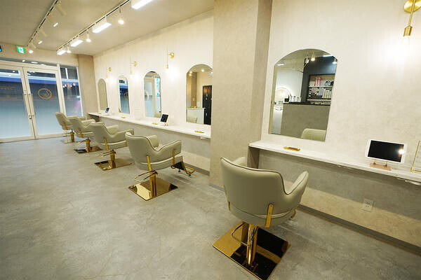 世田谷美容室 　LAZO ネイルサロン併設の美容室の内装・外観画像
