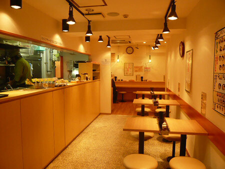 自家製麺うちそば　西神田店 そば屋の内装・外観画像