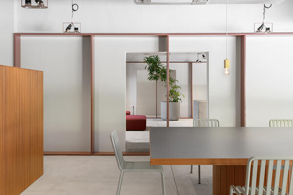 日本新薬株式会社-コク オフィスの内装・外観画像