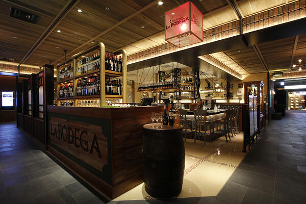 Bar Espanol LA BODEGA 銀座店 スペイン料理の内装・外観画像