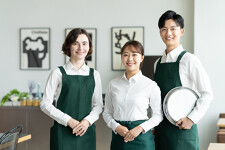 外国人を雇用するには？在留資格（特定技能・留学）の違いと採用手続きを徹底解説