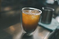 「アイス」の注文が急増！ 氷が長持ち＆結露しないダブルウォールグラス・真空断熱アイテム