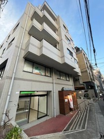 巣鴨新田の店舗物件
