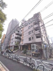 西武新宿の店舗物件