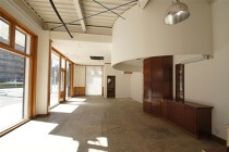 和白の店舗物件