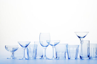 忙しい時ほど食器の破損にご注意。割れにくい皿やグラス、運搬方法で対策を！