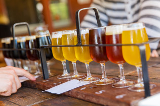 クラフトビールはどれを選ぶべき？世界のビールの種類と特徴を解説！美味しく飲む方法も！