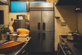 飲食店の厨房からフードロスを減らそう。業務用冷蔵・冷凍庫の清掃＆収納術
