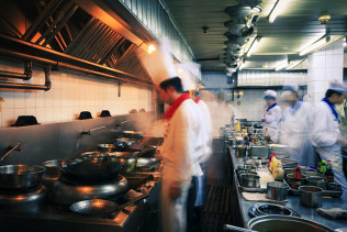 厨房での業務効率化のポイントを解説