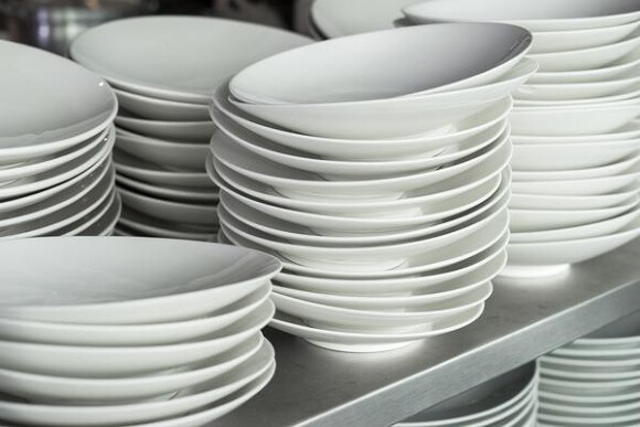 飲食店の開業時によくある業務用食器のトラブル。皿は何枚そろえる ...