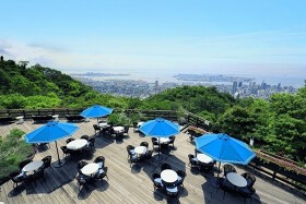  ザ・ヴェランダ 神戸  ～ 神戸布引ハーブ園内カフェ・テラス ～ 