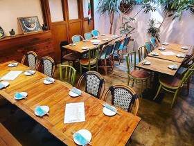 Roti Chicken & Jackie Tacos 高辻店