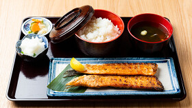炉屋　魚榮