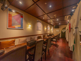 肉処 ぎんべこや