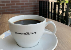 名岐バイパス沿い Diamond Cafe