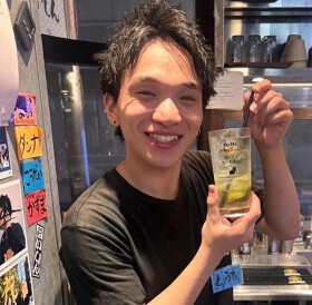 坐もつ焼き いしん 新宿大ガード店