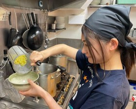 沖縄そば専門 やんばる有楽町店