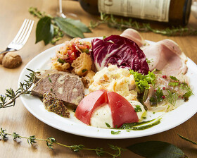 トラットリア　オイノス新横浜