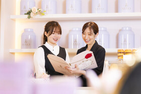 LE SALON DE NINA'S クイーンズスクエア横浜