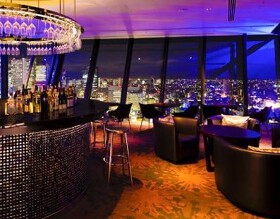 CLUB LOUNGE