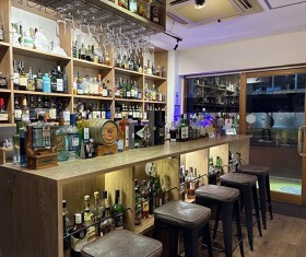 お酒の美術館 神田店