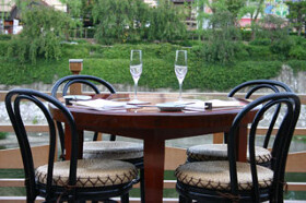 メゾン ド ヴァン 鶉亭