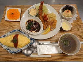 樹と葉っぱ　相模原市緑区　産婦人科キッチン