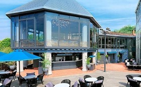  ザ・ヴェランダ 神戸  ～ 神戸布引ハーブ園内カフェ・テラス ～ 