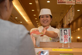 回転寿しトリトン 伏古店