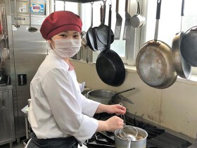 株式会社マンマグラッチェ（新越谷）