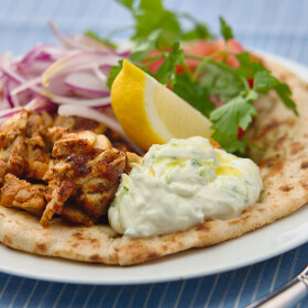 ギリシャ料理 taverna ミリュウ （milieu）