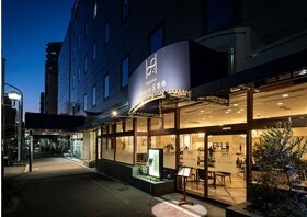  DINING HUIT  8番地 