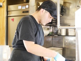 唐揚専門 名古屋 丸与商店 黒川店