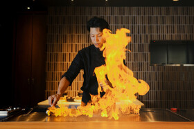 大阪鉄板焼き 神戸牛ステーキ Zin