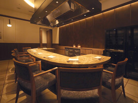 鉄板料理とワイン 大都会 TOFROM YAESU TOWER 東京駅