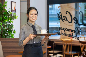 CAFÉ de CRIÉ 立川北口大通り
