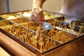 鶏串煮込み しみる