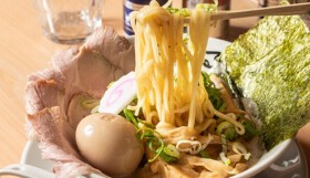 鶏そば 綴る　名駅店