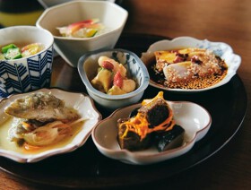 日々の　中華食堂