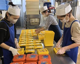 スクール内のカフェテリア・食堂