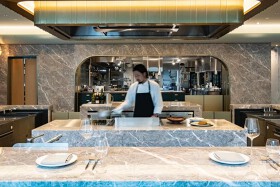 三菱地所運営のプライベートクラブ 内　メインレストラン（丸の内）