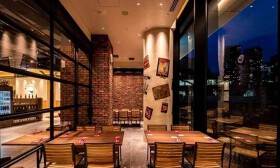 ブラウアターフェル横浜店