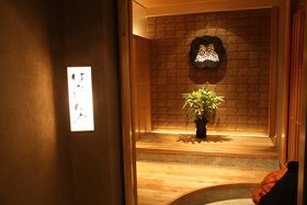 新宿旭町の肉処　はなもんや