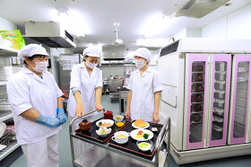 ケアヴィレッジ湘南茅ヶ崎　厨房