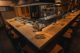 新栄 屋根裏