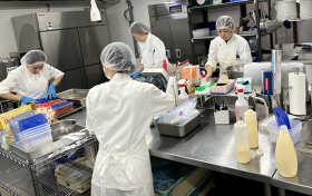 セントラルキッチン 調理【DEAN & DELUCA】