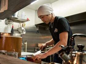 土井活鰻 金閣寺店