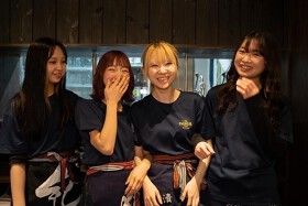 バラ焼き専門店 炭火焼鳥わだち