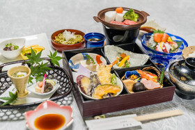 会席料理 蓮華庵